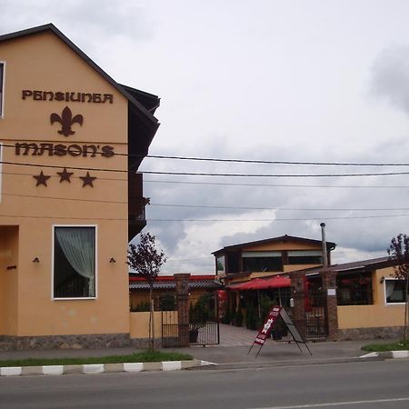 Rîşnov Pensiunea Mason'S מראה חיצוני תמונה